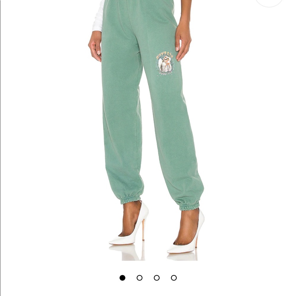Boys lie green sweatpants